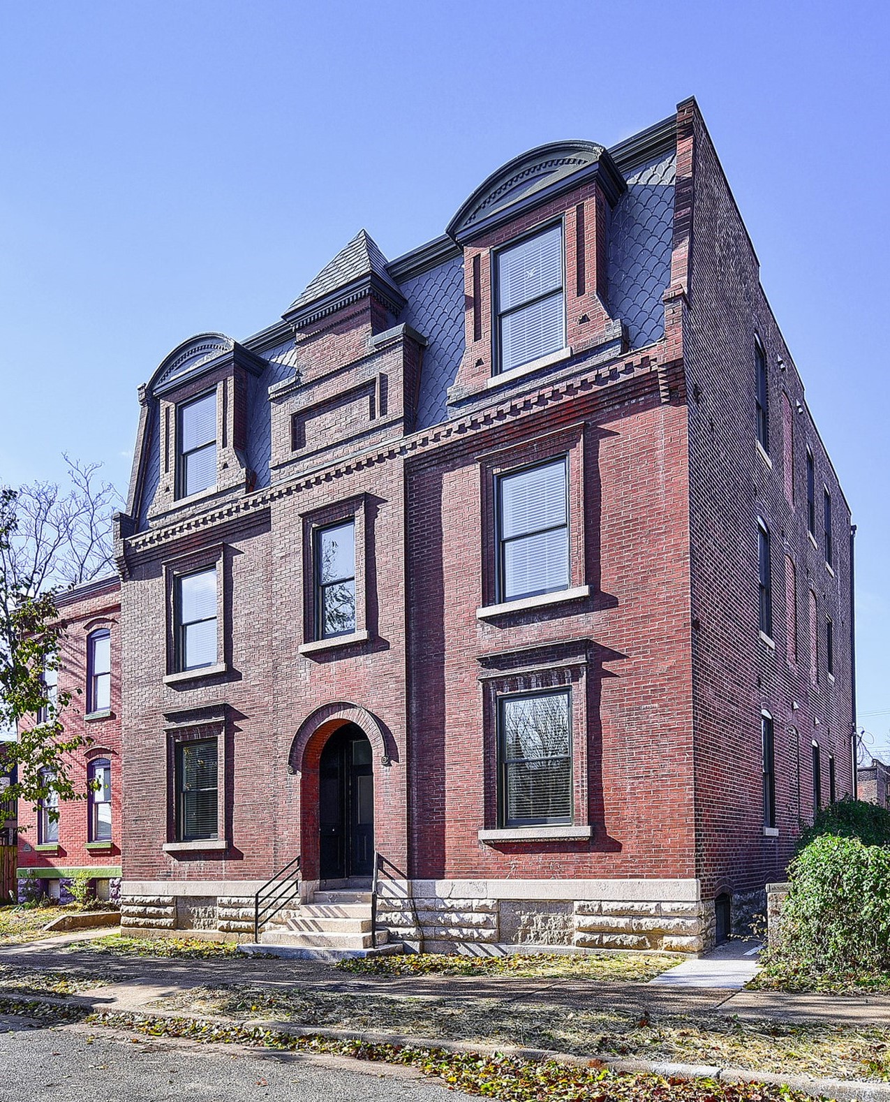 2263 Indiana Avenue